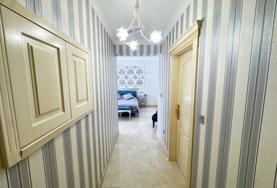 Resale - Villa - Cabo Roig