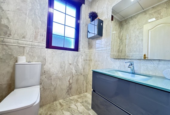 Resale - Villa - Cabo Roig