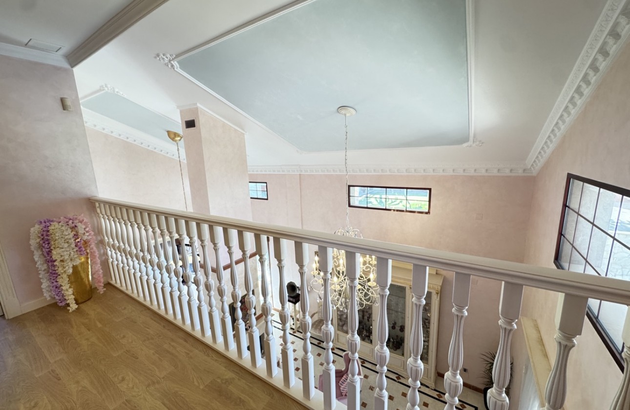 Resale - Villa - Cabo Roig