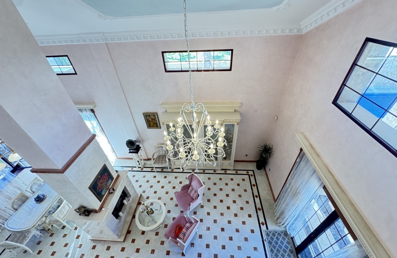 Resale - Villa - Cabo Roig