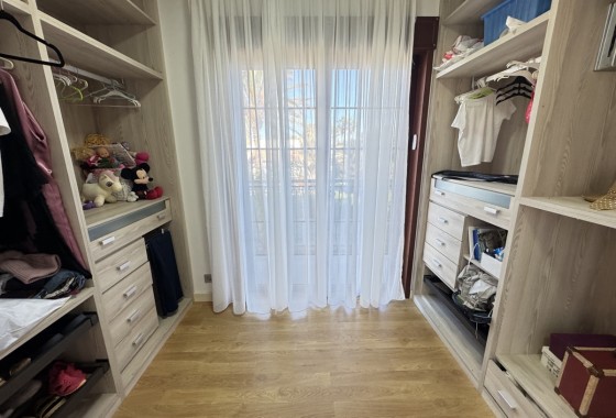 Resale - Villa - Cabo Roig