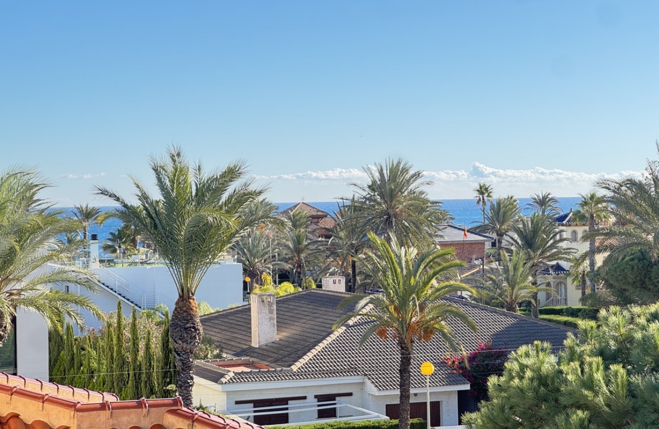 Resale - Villa - Cabo Roig