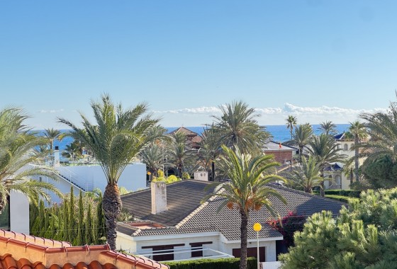 Resale - Villa - Cabo Roig