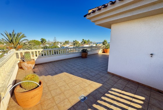Resale - Villa - Cabo Roig