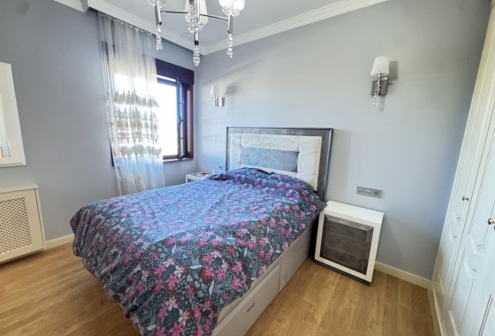 Resale - Villa - Cabo Roig