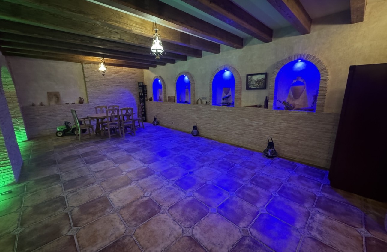 Resale - Villa - Cabo Roig