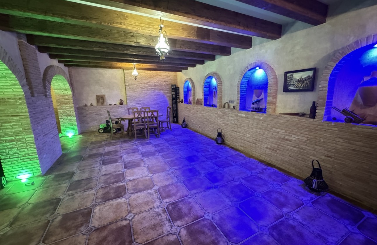 Resale - Villa - Cabo Roig