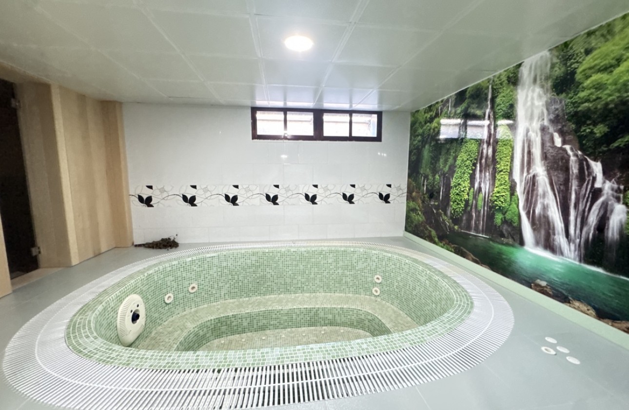 Resale - Villa - Cabo Roig