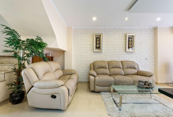 Resale - Villa - Torrevieja - Aguas Nuevas