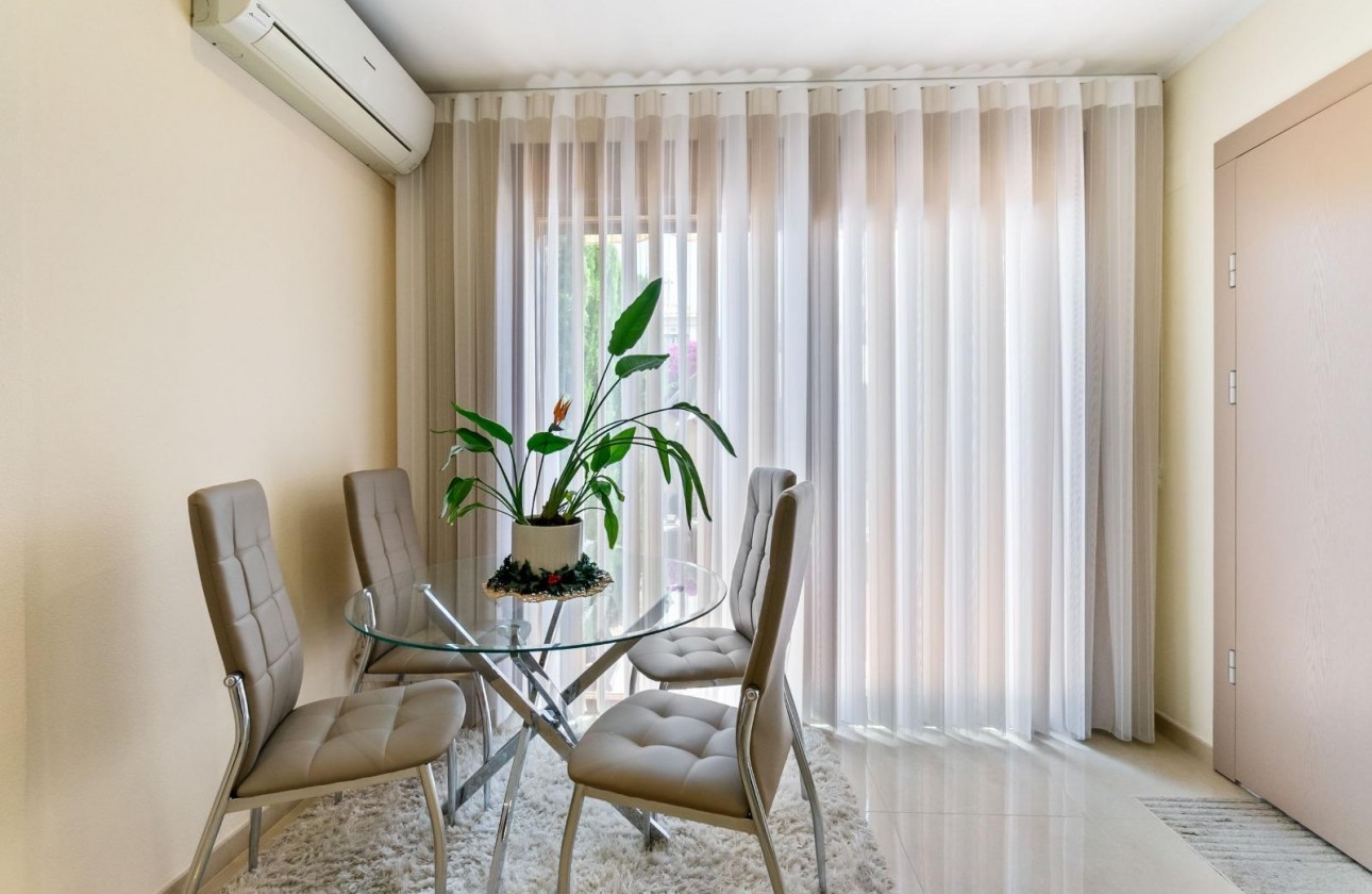 Resale - Villa - Torrevieja - Aguas Nuevas