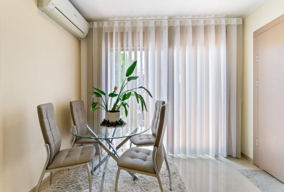 Resale - Villa - Torrevieja - Aguas Nuevas