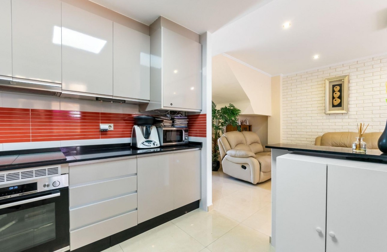 Resale - Villa - Torrevieja - Aguas Nuevas