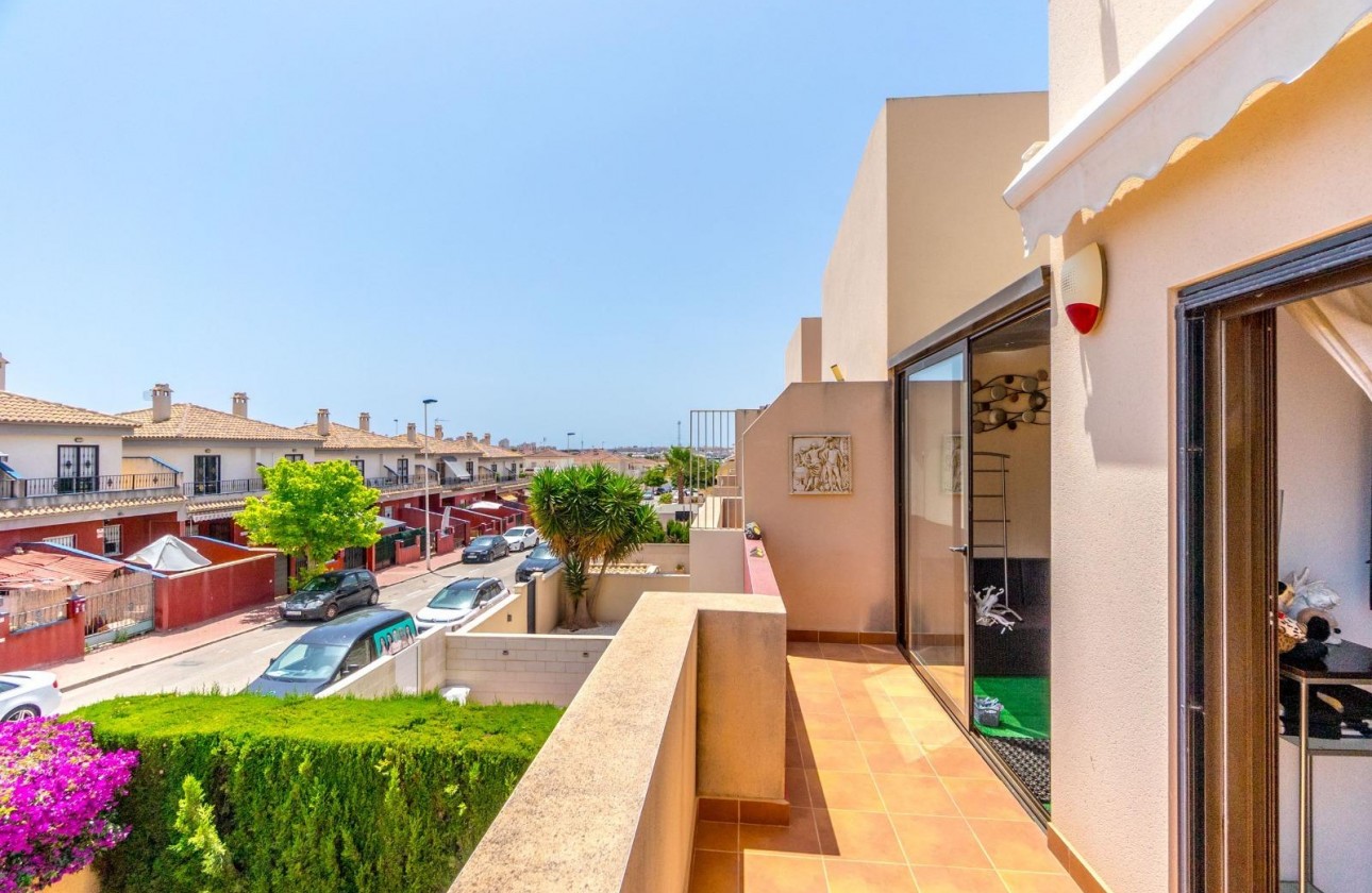 Resale - Villa - Torrevieja - Aguas Nuevas