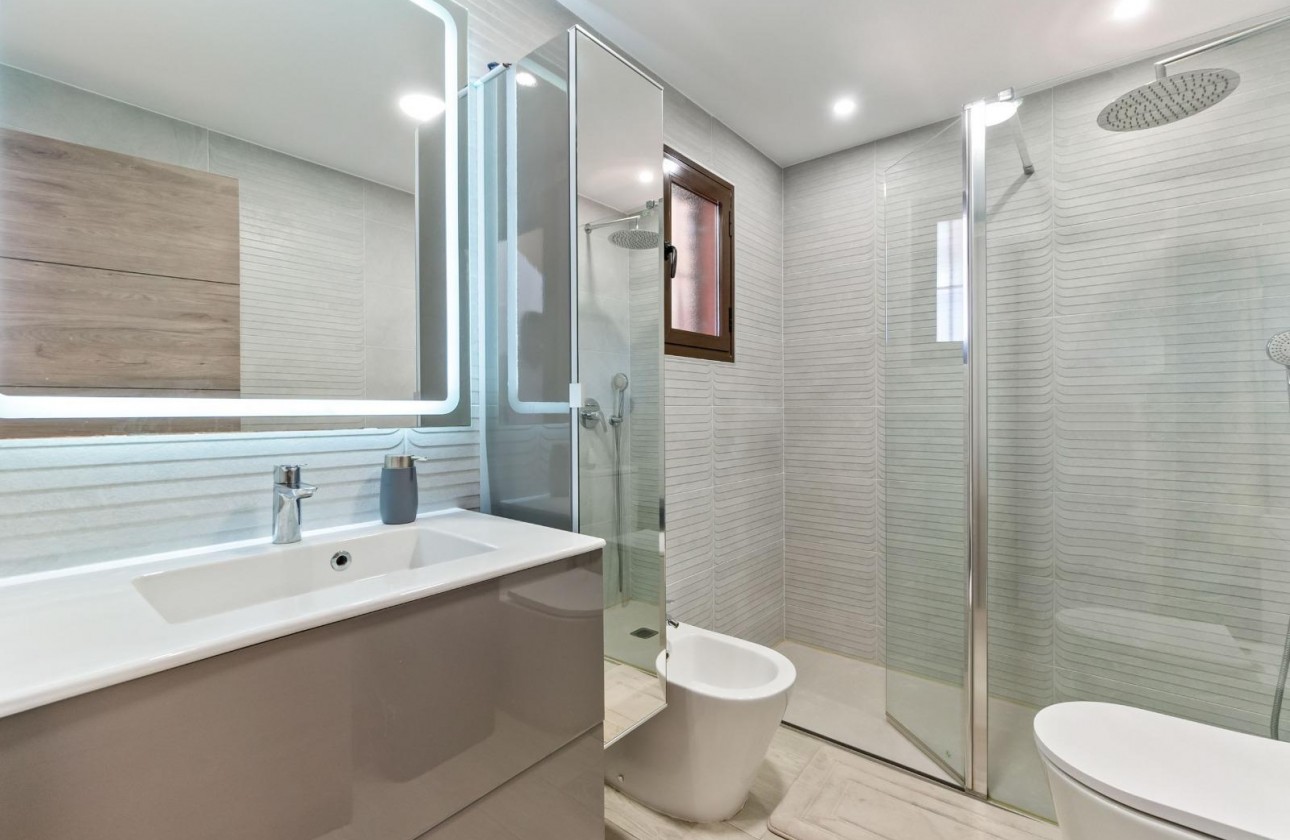 Resale - Villa - Torrevieja - Aguas Nuevas