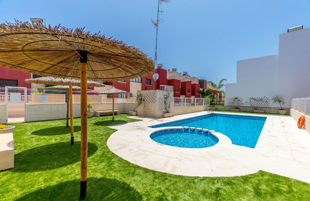 Resale - Villa - Torrevieja - Aguas Nuevas