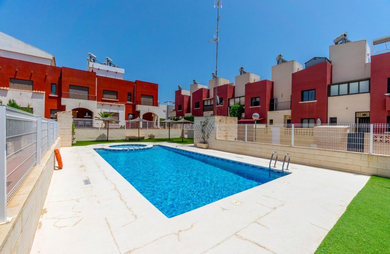 Resale - Villa - Torrevieja - Aguas Nuevas