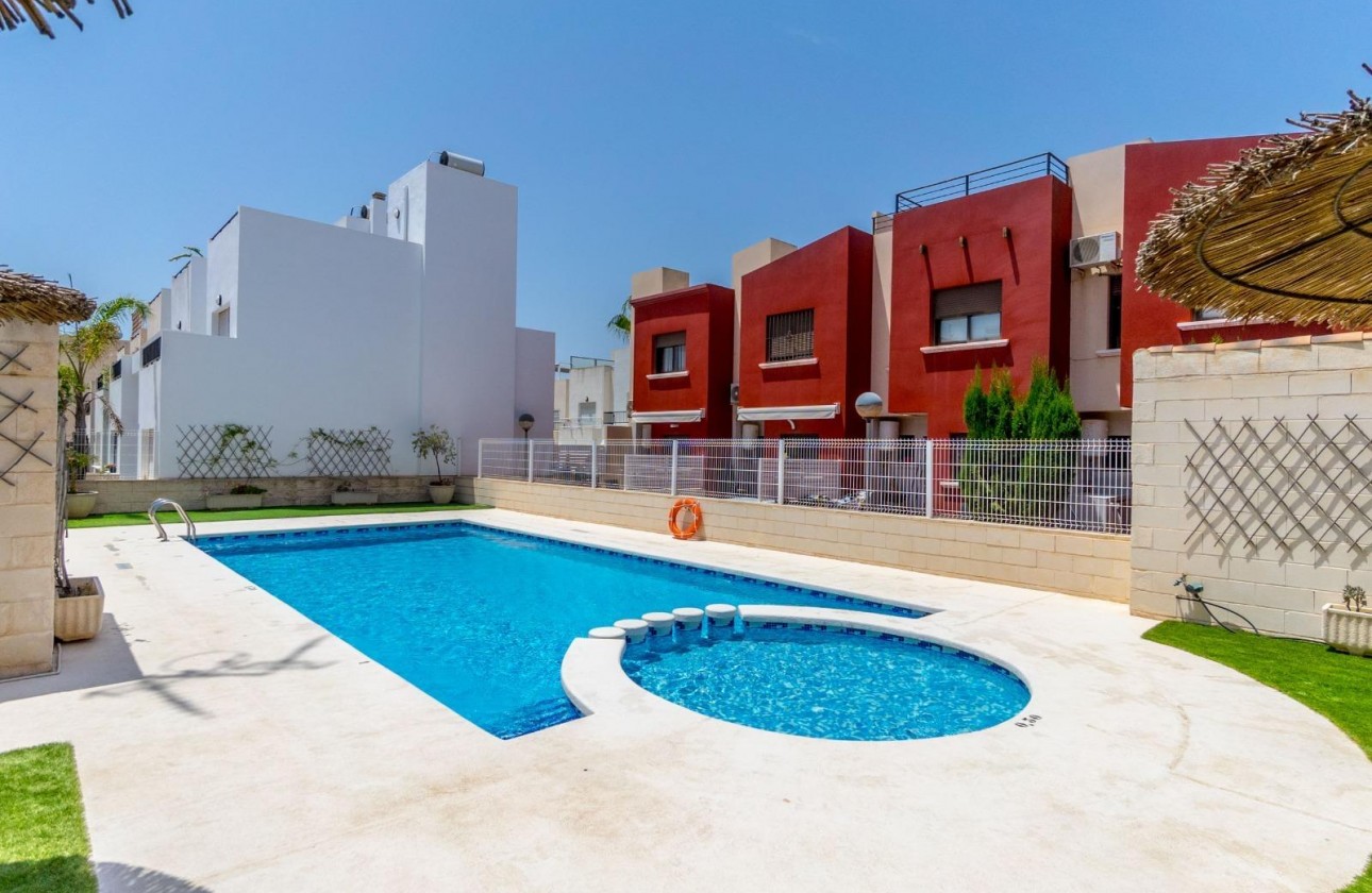 Resale - Villa - Torrevieja - Aguas Nuevas