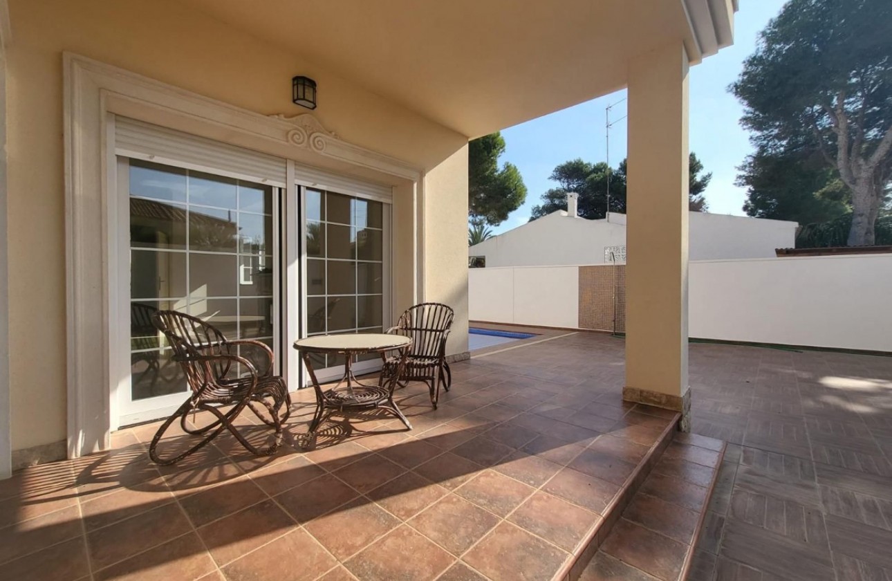 Resale - Villa - Cabo Roig