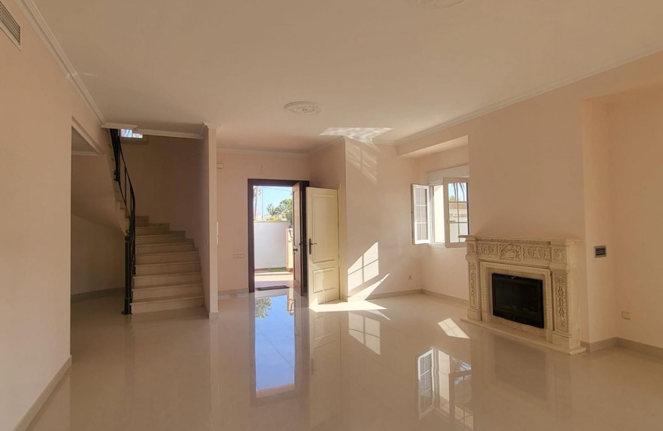 Resale - Villa - Cabo Roig