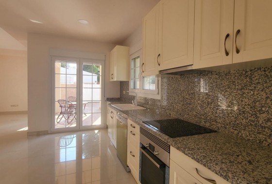 Resale - Villa - Cabo Roig