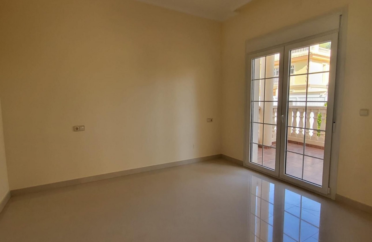 Resale - Villa - Cabo Roig