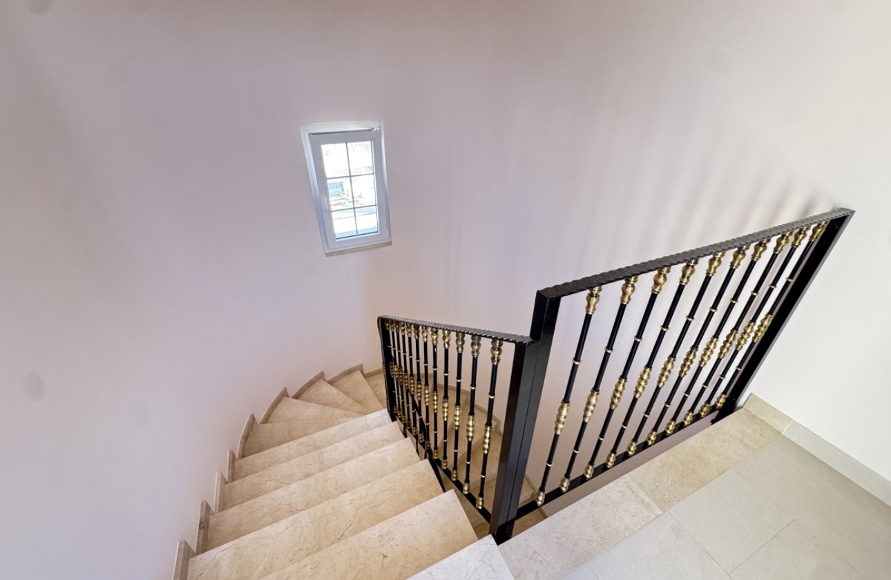 Resale - Villa - Cabo Roig