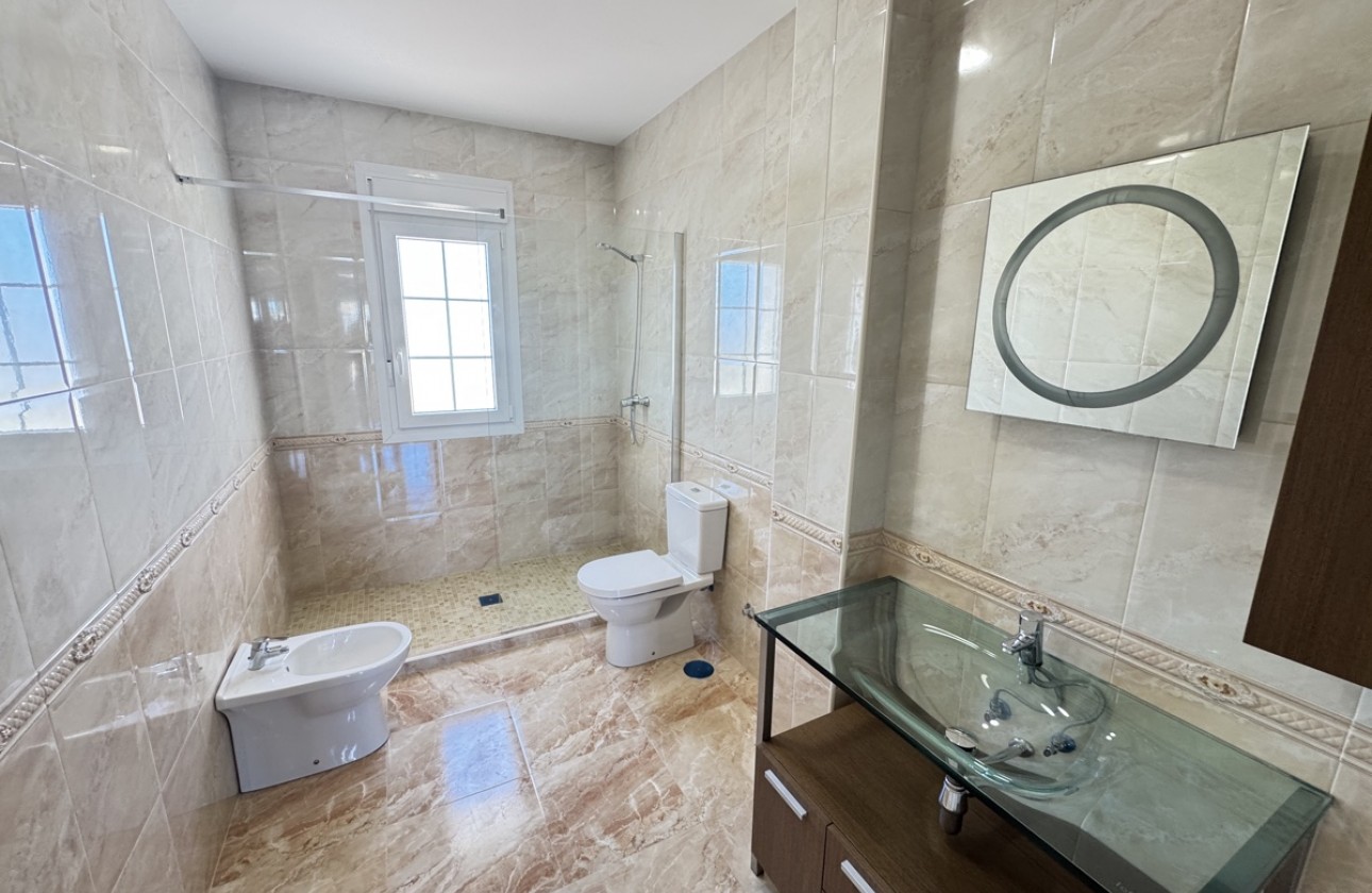 Resale - Villa - Cabo Roig