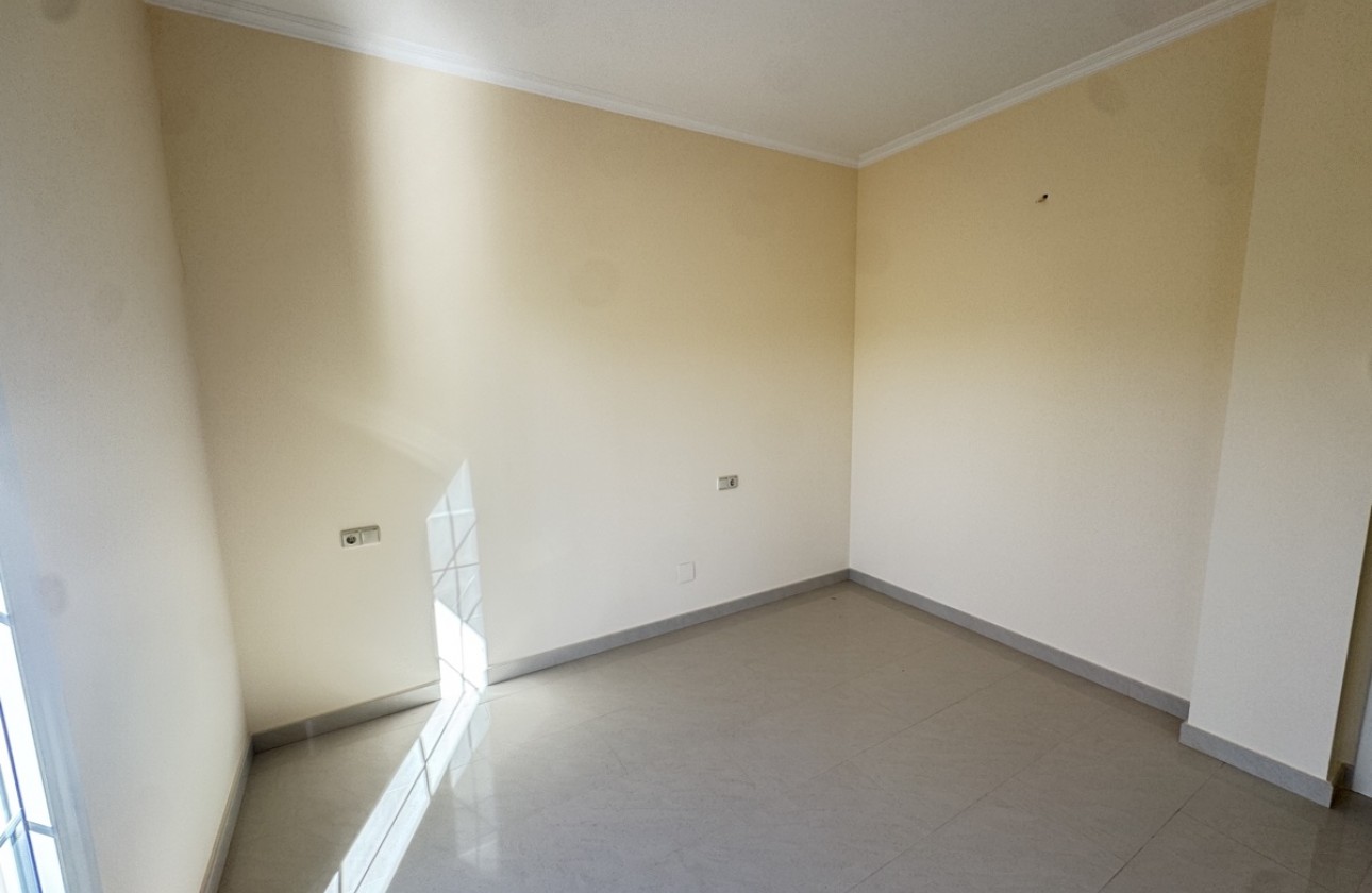 Resale - Villa - Cabo Roig