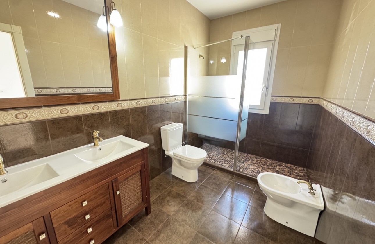 Resale - Villa - Cabo Roig