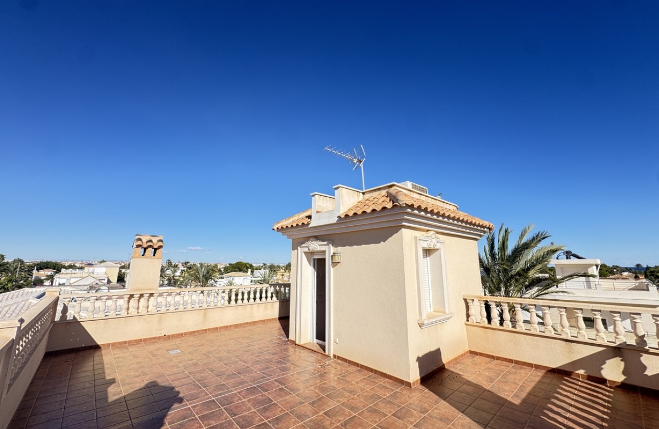 Resale - Villa - Cabo Roig