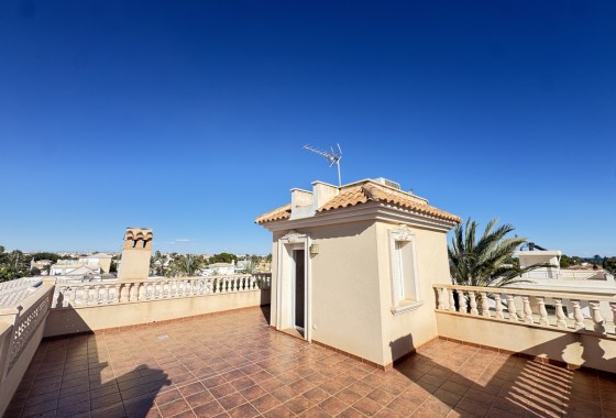 Resale - Villa - Cabo Roig