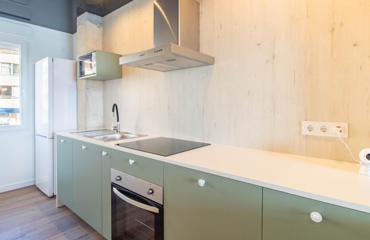 Resale - Apartment / flat - Torrevieja - Acequion