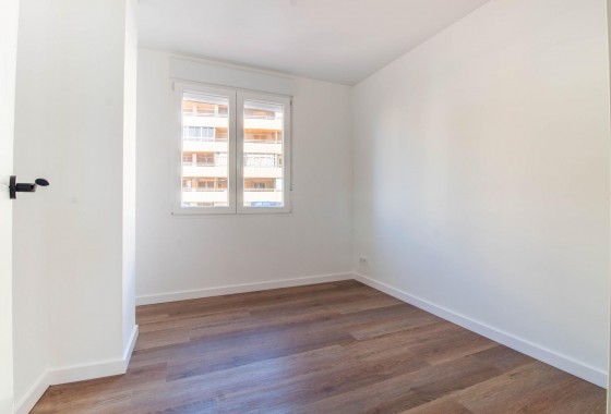 Resale - Apartment / flat - Torrevieja - Acequion