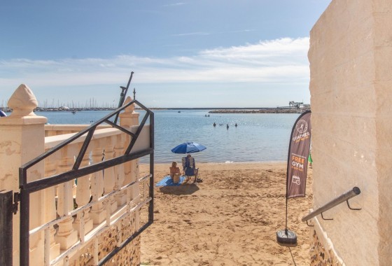 Resale - Apartment / flat - Torrevieja - Acequion