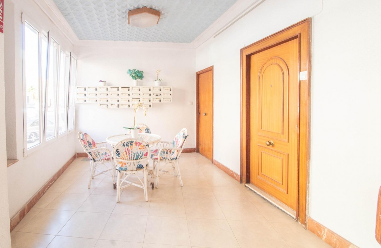 Resale - Apartment / flat - Torrevieja - Acequion