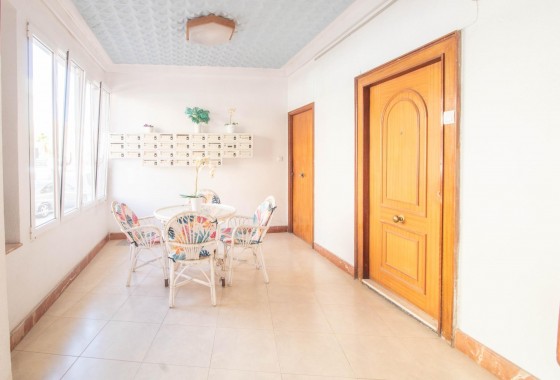 Resale - Apartment / flat - Torrevieja - Acequion