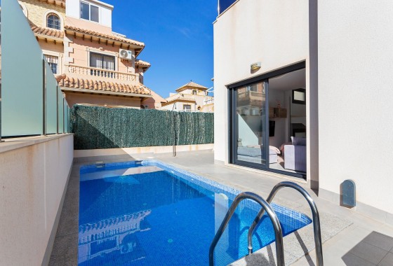 Resale - Villa - Torrevieja - Sector 25