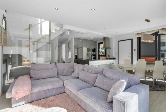 Resale - Villa - Torrevieja - Sector 25