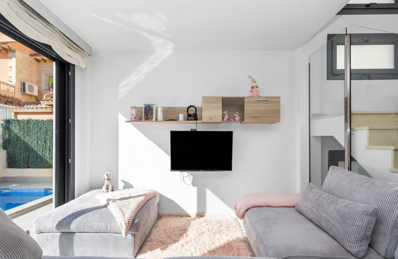 Resale - Villa - Torrevieja - Sector 25