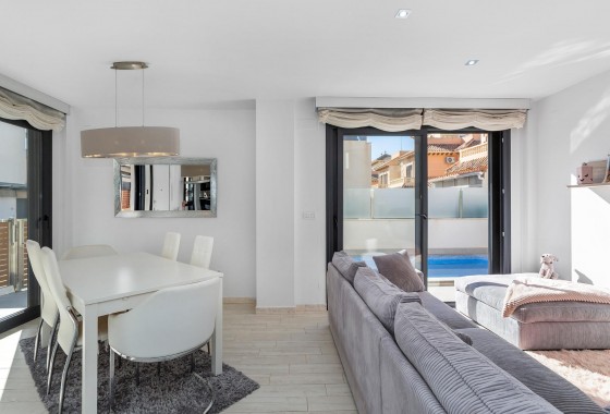 Resale - Villa - Torrevieja - Sector 25