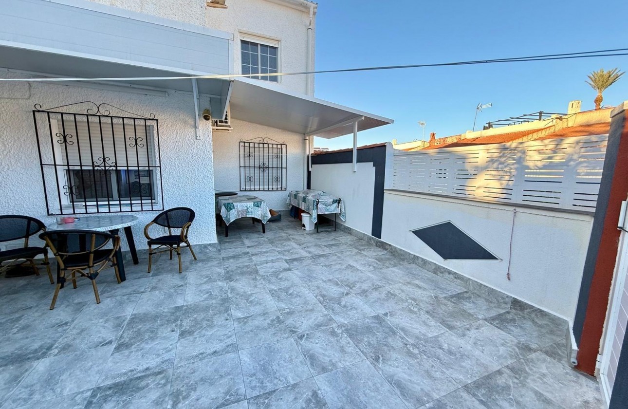Resale - Bungalow - Torrevieja - La Siesta - El Salado - Torreta