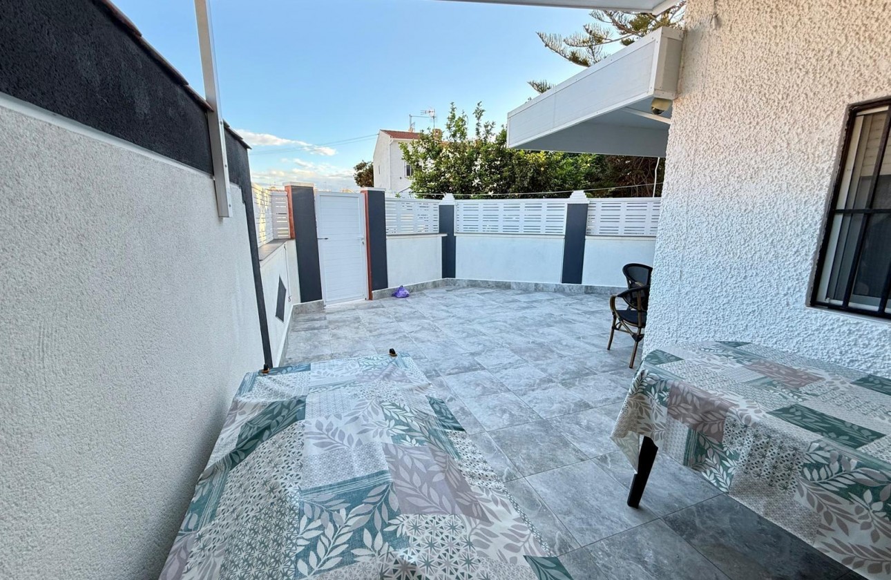 Resale - Bungalow - Torrevieja - La Siesta - El Salado - Torreta