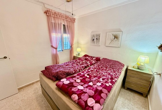 Resale - Bungalow - Torrevieja - La Siesta - El Salado - Torreta