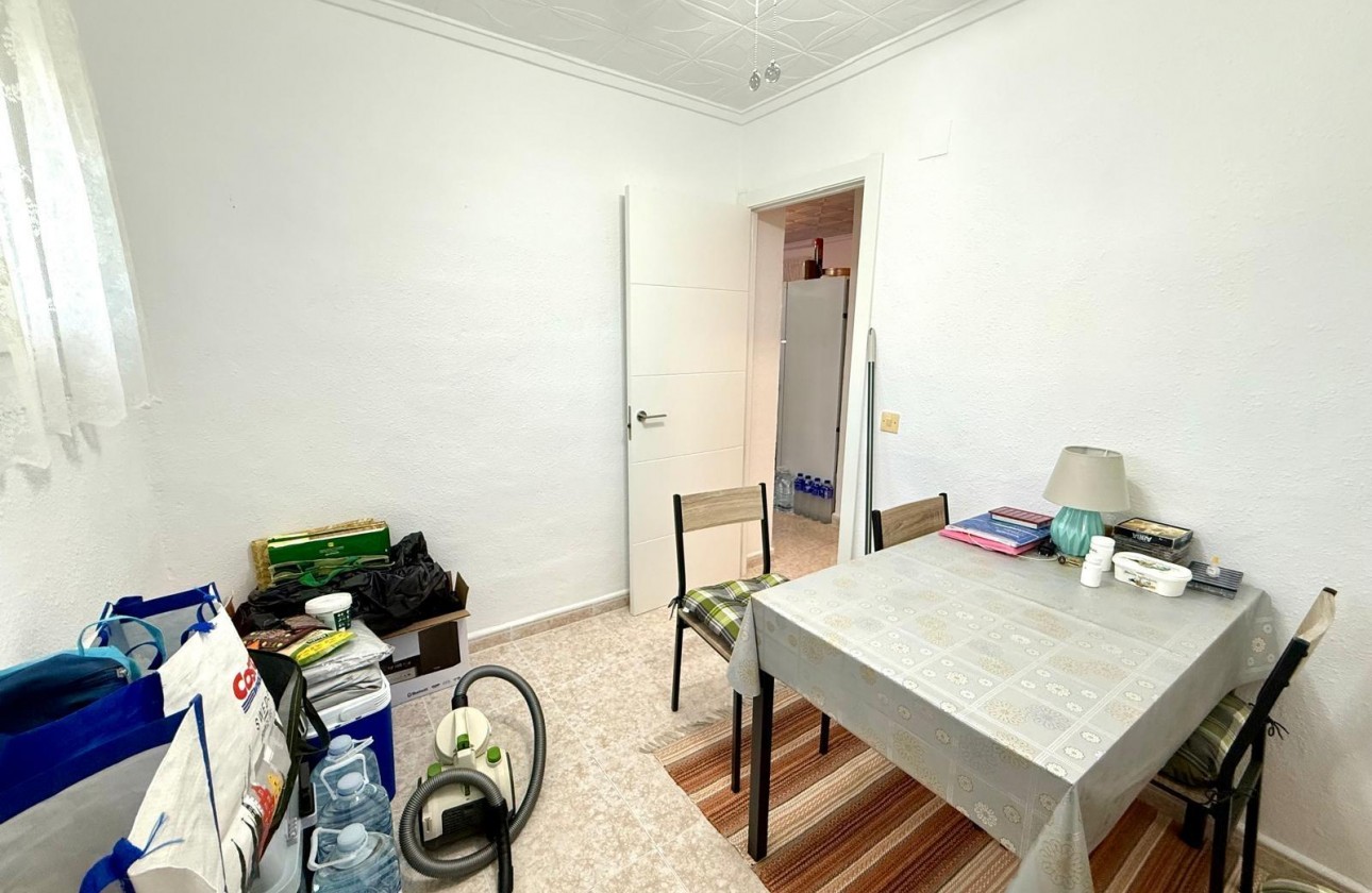 Resale - Bungalow - Torrevieja - La Siesta - El Salado - Torreta