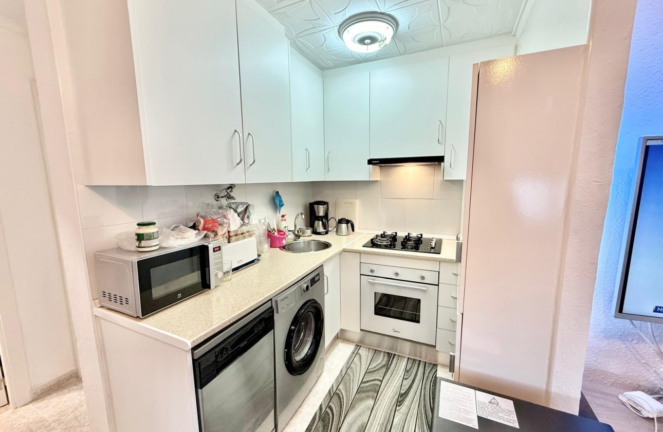 Resale - Bungalow - Torrevieja - La Siesta - El Salado - Torreta