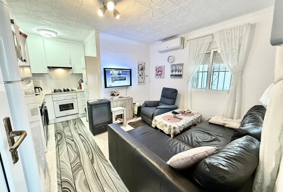 Resale - Bungalow - Torrevieja - La Siesta - El Salado - Torreta