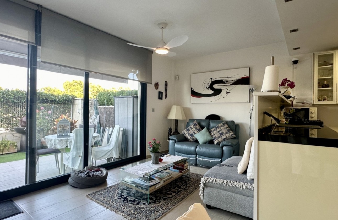 Resale - Apartment / flat - Orihuela Costa - Punta Prima