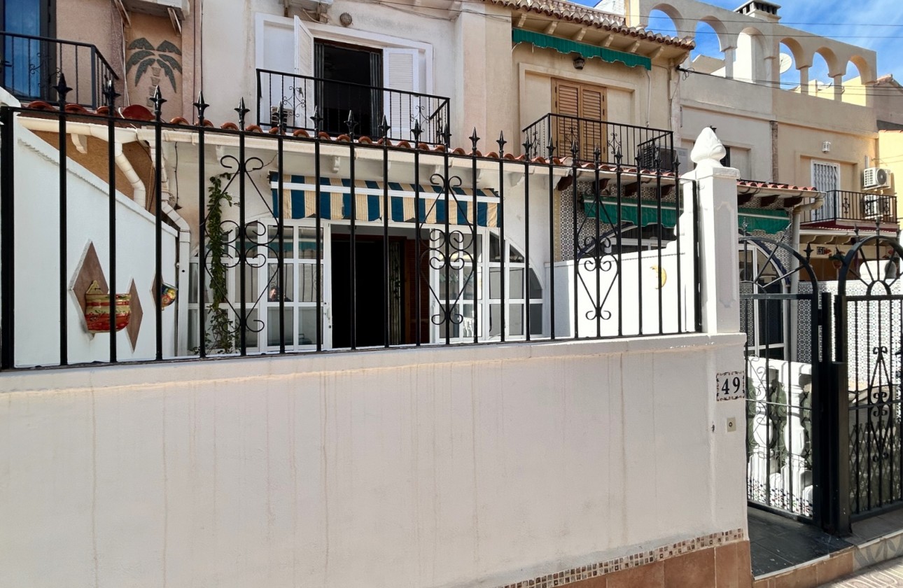 Resale - Villa - El Chaparral