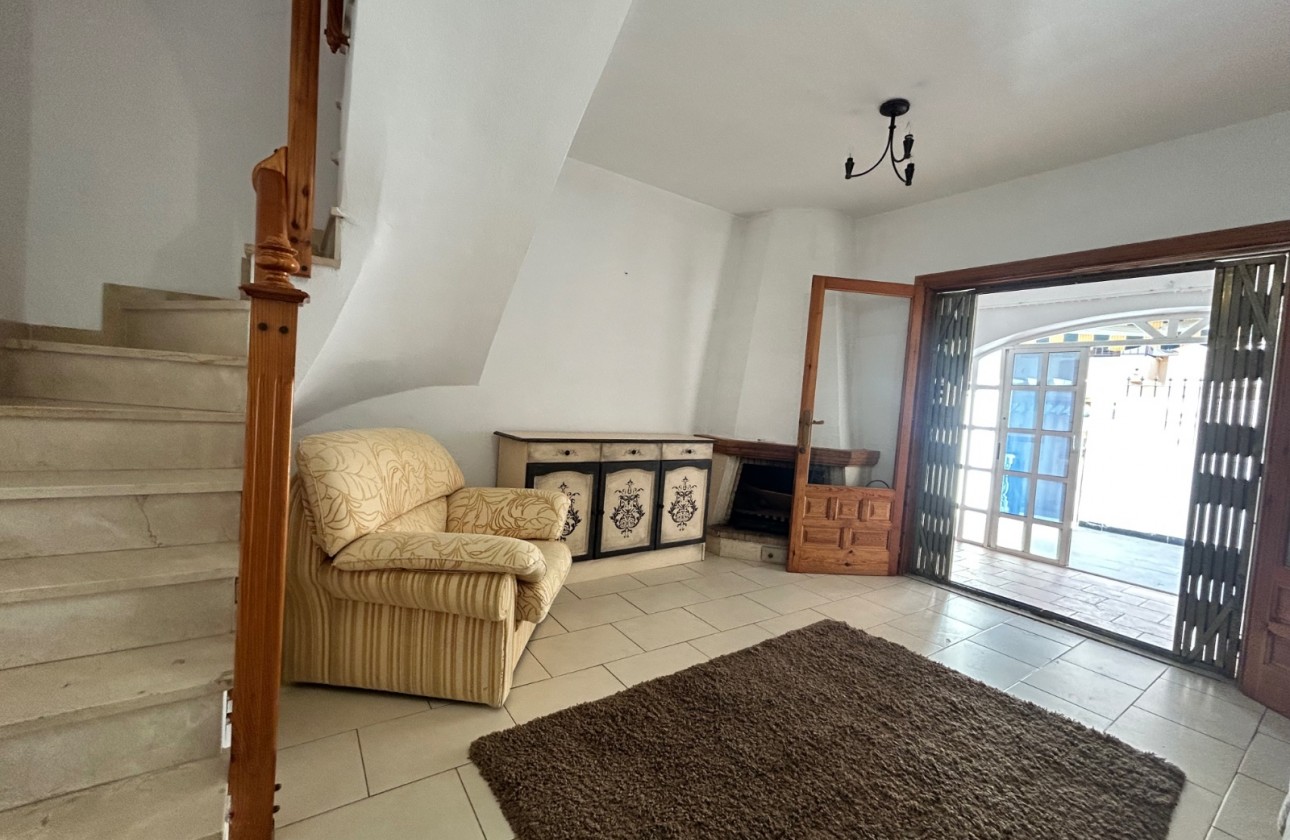 Resale - Villa - El Chaparral