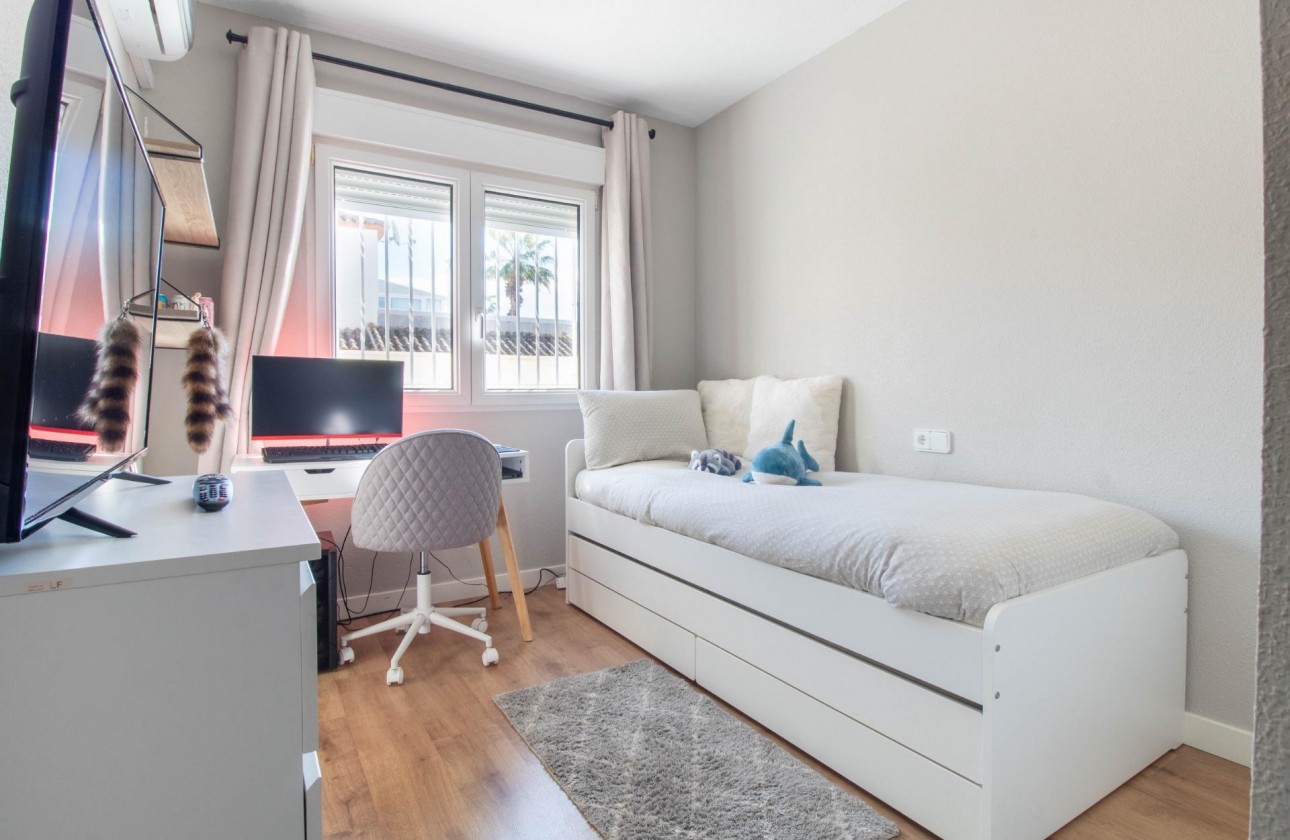 Resale - Villa - San Miguel de Salinas - Blue Lagoon - El Galan